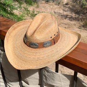 Artist Dorman Burns Palm leaf western hat.  6 7/8